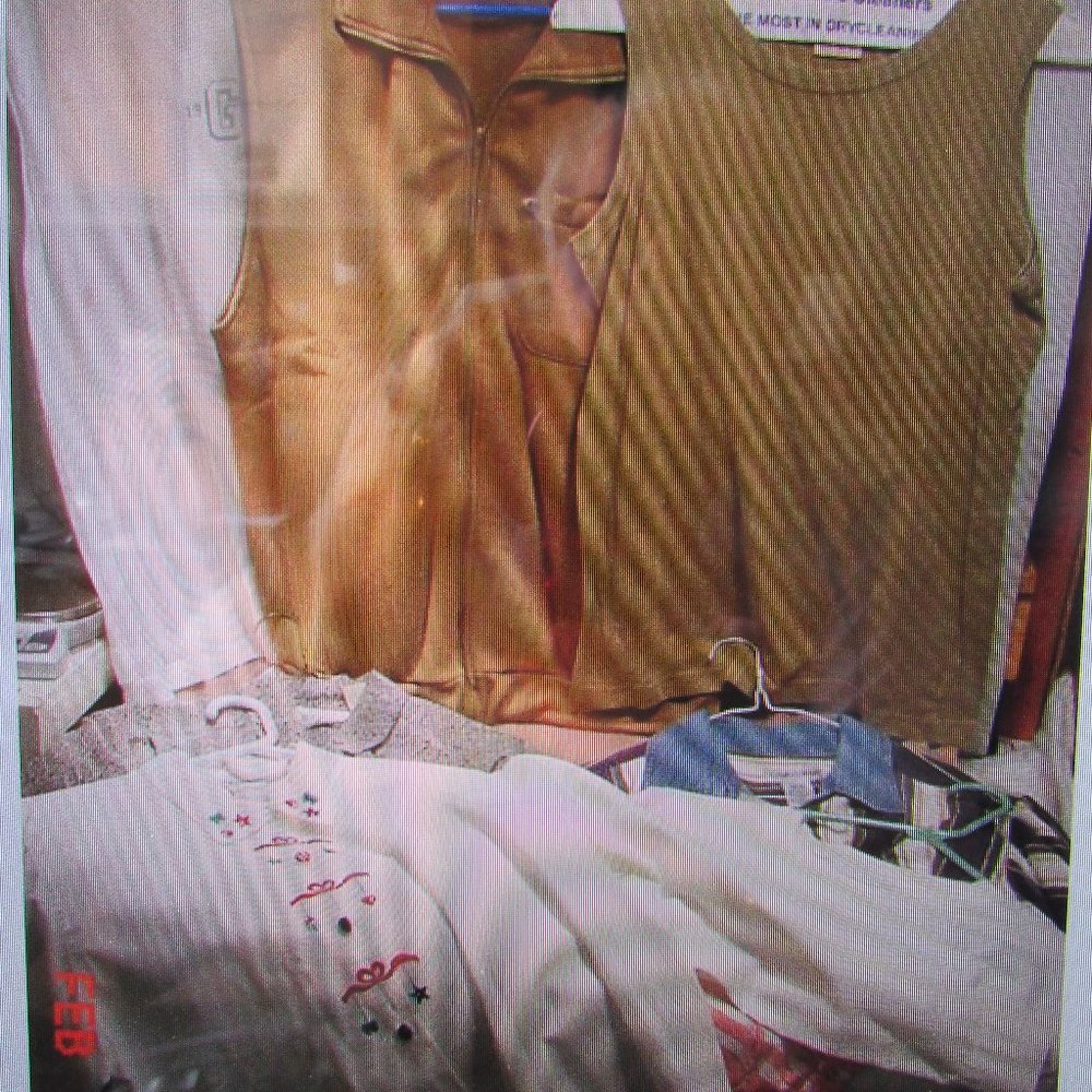 LADIES CLOTHING LOT - - VARIOUS TOPS - SIZE L